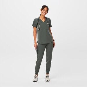FIGS BONSAI OLIVE MARTINI GREEN SCRUBS SET ZAMORA CATARINA